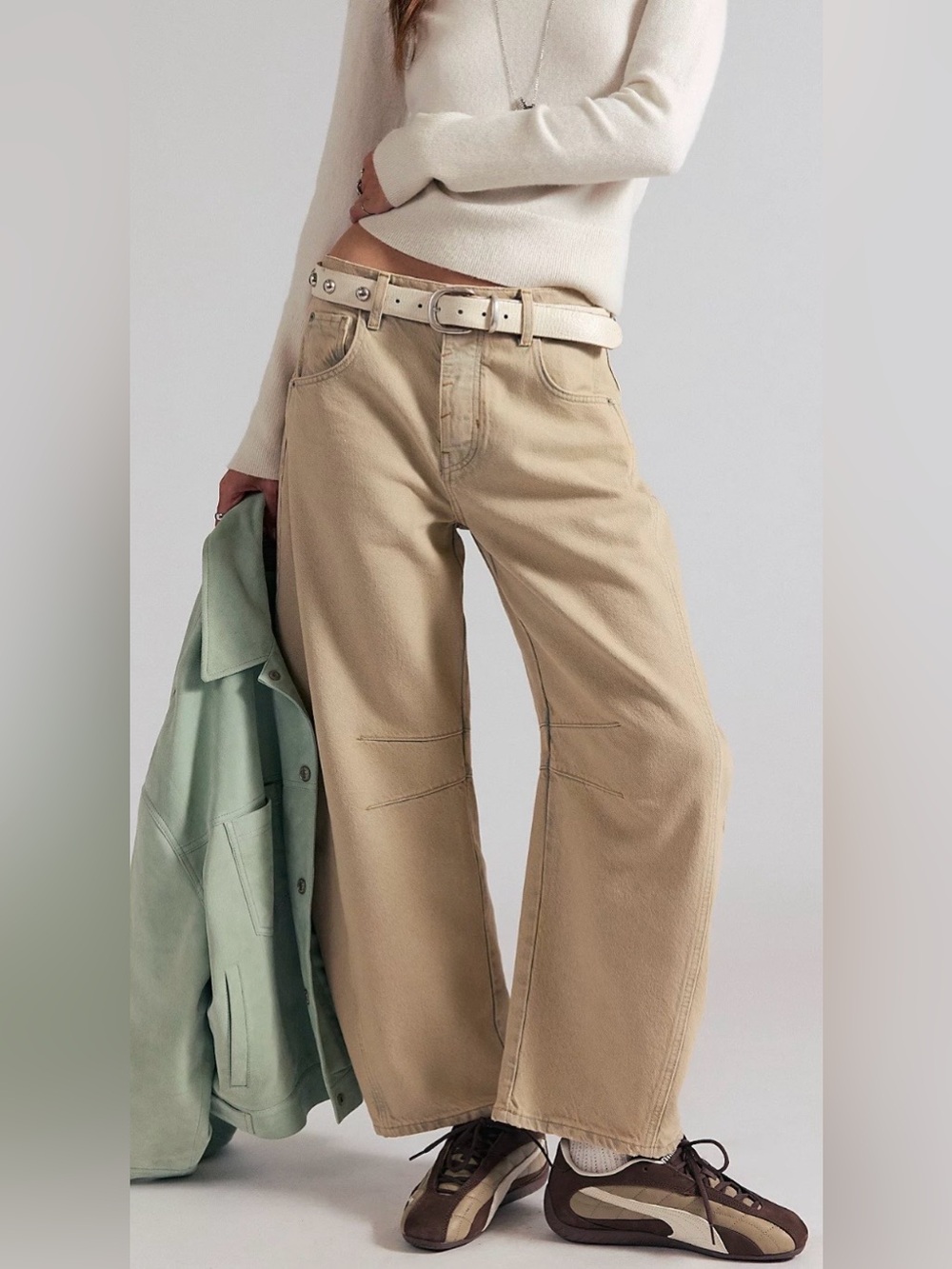 NEW Free People Good Luck Mid-Rise Barrel Jeans in Antique Ivory Size 29